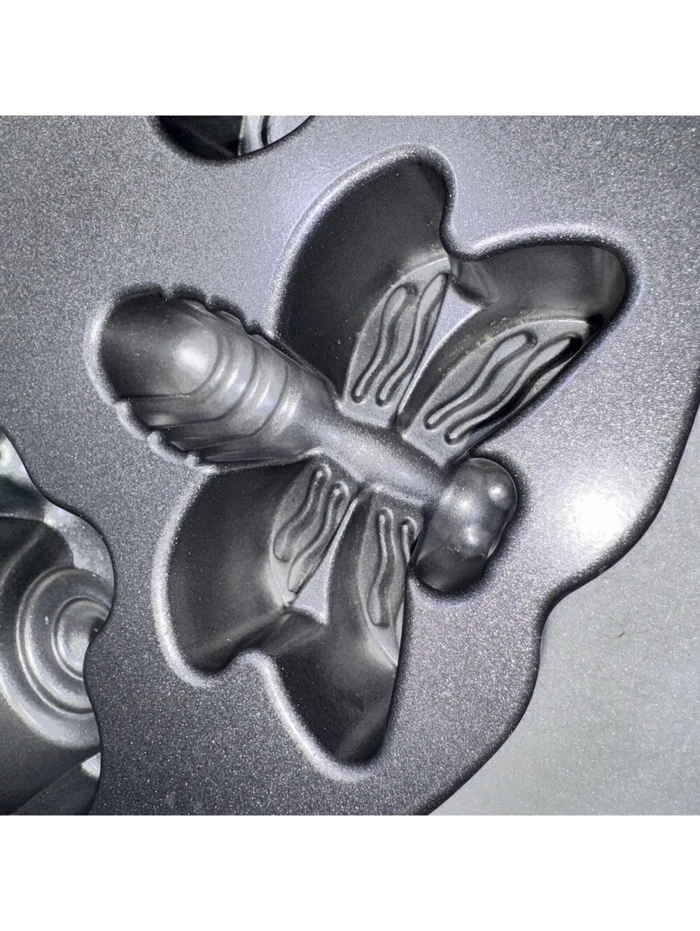 Nordic Ware Garden Bugs Cake Pan 3 Cup Butterfly Bee Ladybug Snail Cast Aluminum